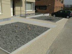 Aanleg tuin met gebroken leisteen