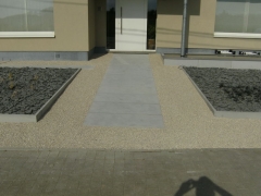 Aanleg voortuin met wandelpad