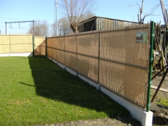 Omheining met Bekafor met nevada vlechtwerk